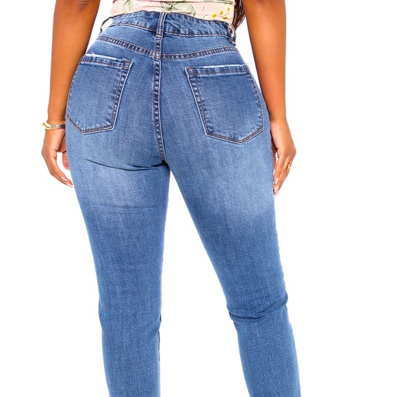 FASHION NOVA Erissa Distressed Hem Ankle Jeans - Picture 3 of 11